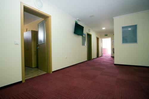 Beg Rooms