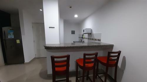 Apartamento Suites Y Habitaciones En Edificaci�n Amaralto