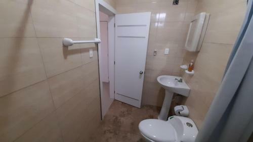 Apartamento Suites Y Habitaciones En Edificaci�n Amaralto