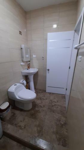 Apartamento Suites Y Habitaciones En Edificaci�n Amaralto