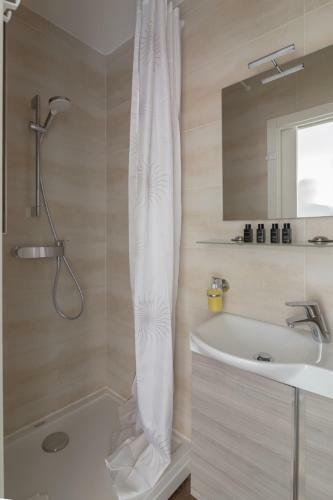 Apartment Lona