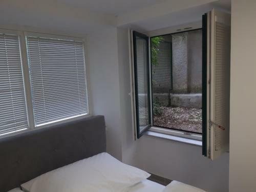 Hostal Tabor - Apartments Rozmanova Street