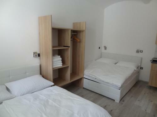 Hostal Tabor - Apartments Rozmanova Street