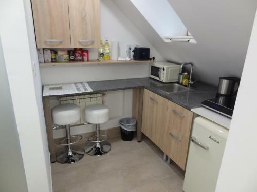 Hostal Tabor - Apartments Rozmanova Street