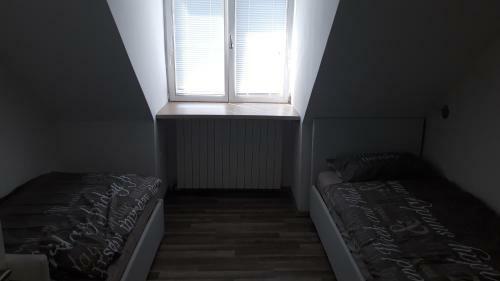 Hostal Tabor - Apartments Rozmanova Street