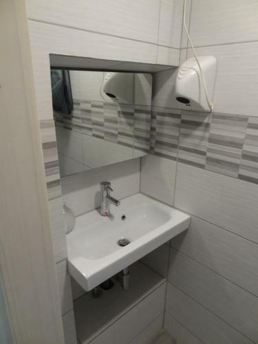 Hostal Tabor - Apartments Rozmanova Street