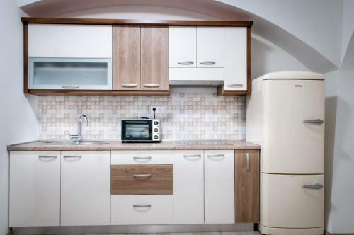 The Maze Apartment