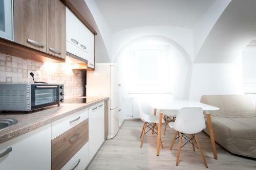 The Maze Apartment
