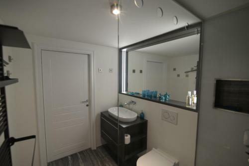 River Side Central Market - Eclipse Superior Apartment