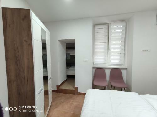 Hostal Aparthotel Cross Street 4