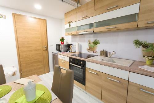 Apartamento Aromatic Herbs Loft -new, Central & Parking