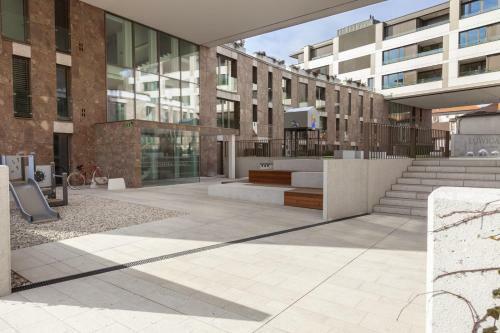 Central Apartment With Private Garage