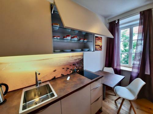 Apartment Gold