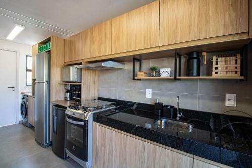 Casa Com Varanda E Piscina Privativa