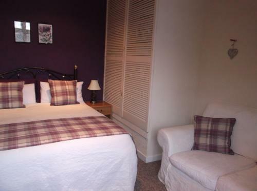Bed & Breakfast Foyers Roost