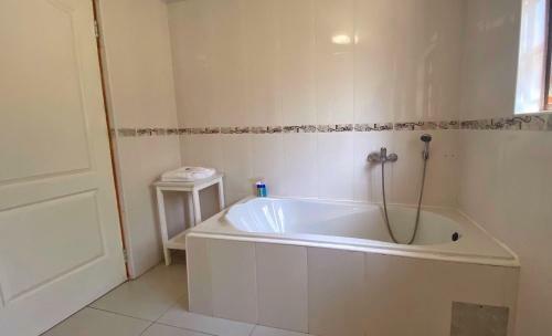 Hostal Green Lagoon Guest House