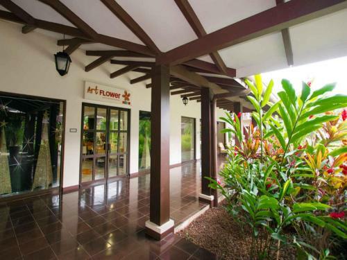 Colorfully Decorated 3rd-floor Unit Overlooking Pool At Pacifico In Coco