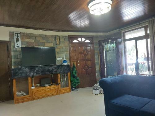 Peraklitos Vacation Home / Homestay