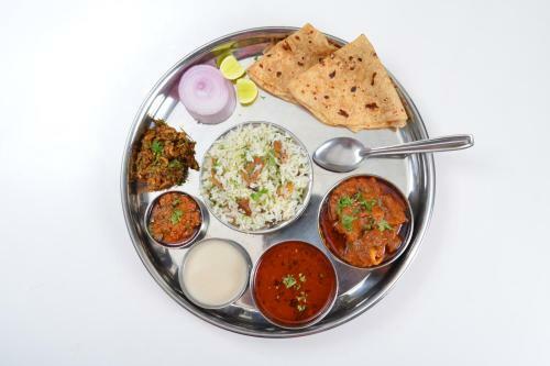Hotel Oyo 16386 Tapasya Palace