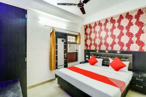 Hotel Vaccinated Staff- Oyo Flagship 70617 Rc Inn