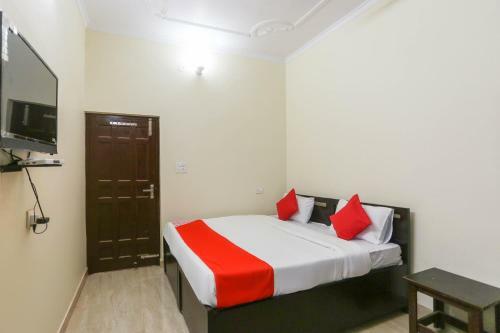 Hotel Oyo Flagship 48731 Pradeep Hostel