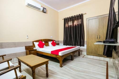 Oyo 40880 Hotel Shashi