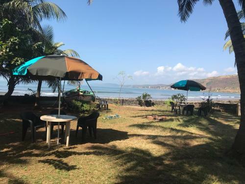 Hotel Yogiraj Beach Resort