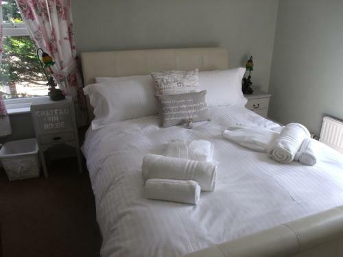 Bed & Breakfast Hooray Henrys