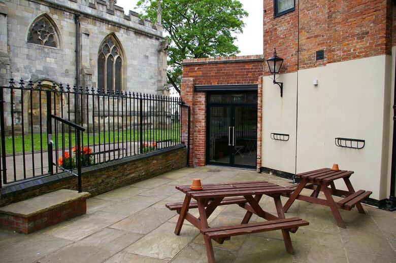Hostal Number Four