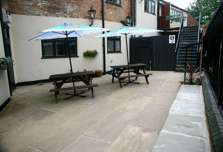 Hostal Number Four