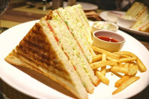 Oyo 44668 Hotel Plazza