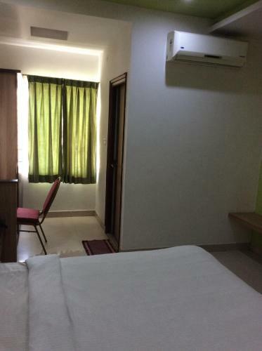 Hotel Sri Vaari Residency