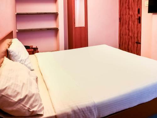 Hotel Spot On 78959 Ab Grand Inn