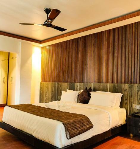 Hotel Obsidian Blue