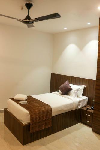 Hotel Obsidian Blue