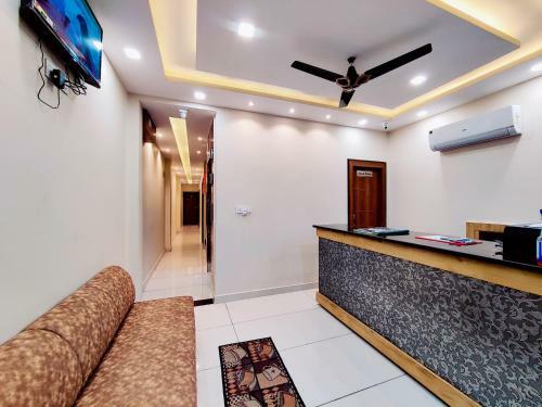 Perfect Stayz Dwarkesh - Hotel Near Haridwar Railway Station