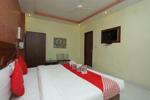 Oyo 24274 Hotel Neel Ganga