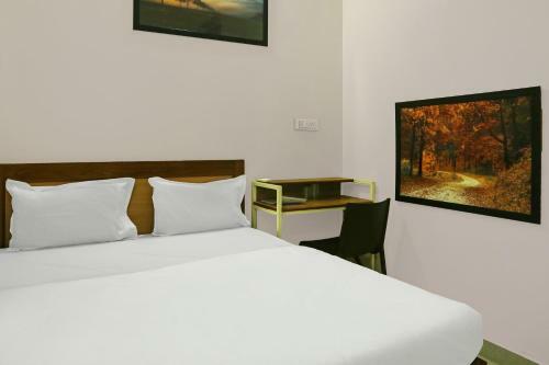 Spot On 82287 Hotel Gold Stone