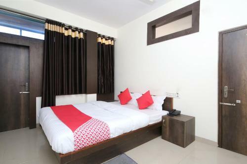 Oyo 29788 Hotel Tushar Palace
