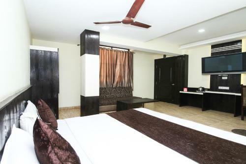 Oyo 2155 Hotel Wardhman