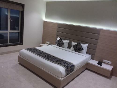 Hotel Grand Parivaar
