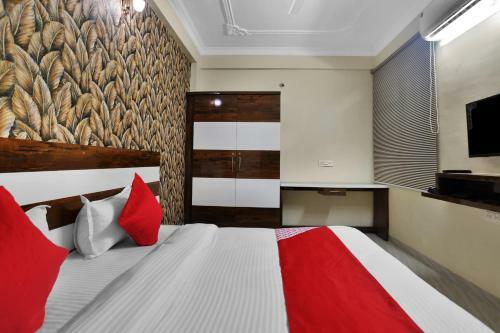 Oyo 82307 Hotel Zodiac