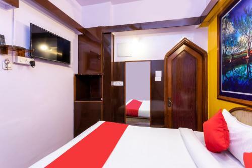 Oyo 26754 Shree Malak Hotel
