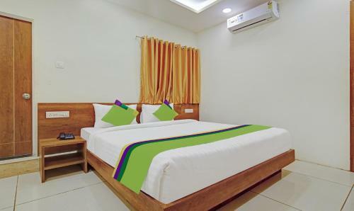 Hotel Treebo Trend Royal Empire Indore