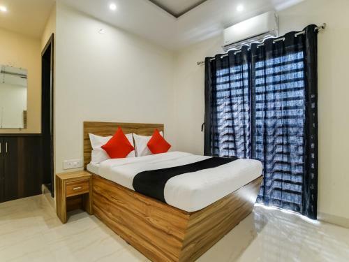 Capital O Ind689 Hotel Paradise Blue
