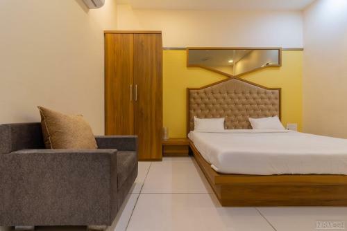 Hotel Giri Shankara