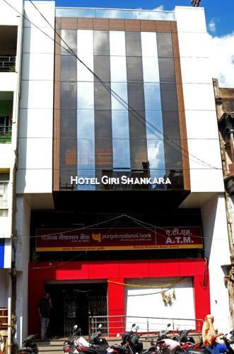 Hotel Giri Shankara