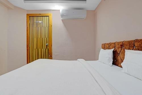 Capital O 86357 Hotel A A Baba Palace