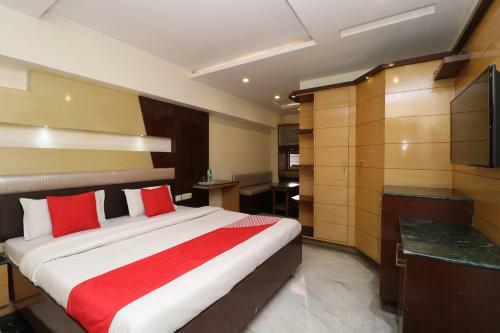 Collection O 3504 Vivek International Hotel