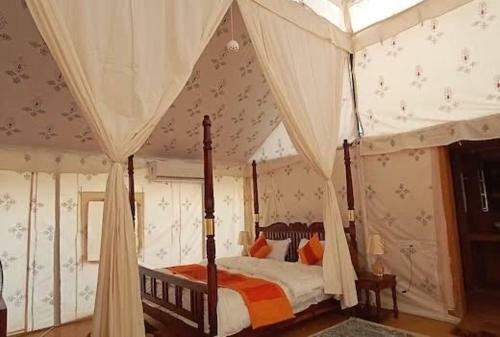 Golden Sandstone Hotel Resort